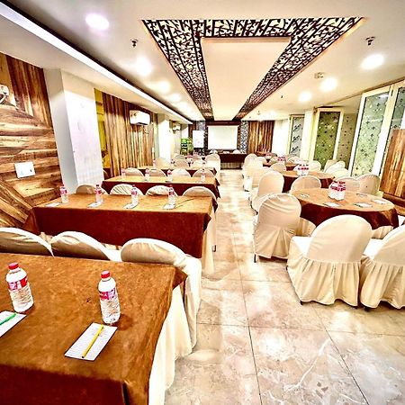 Hotel Spb 87 Near Karol Bagh Metro Station Delhi Kültér fotó