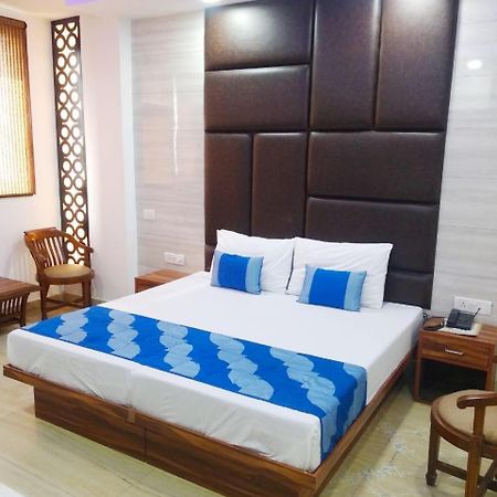 Hotel Spb 87 Near Karol Bagh Metro Station Delhi Kültér fotó