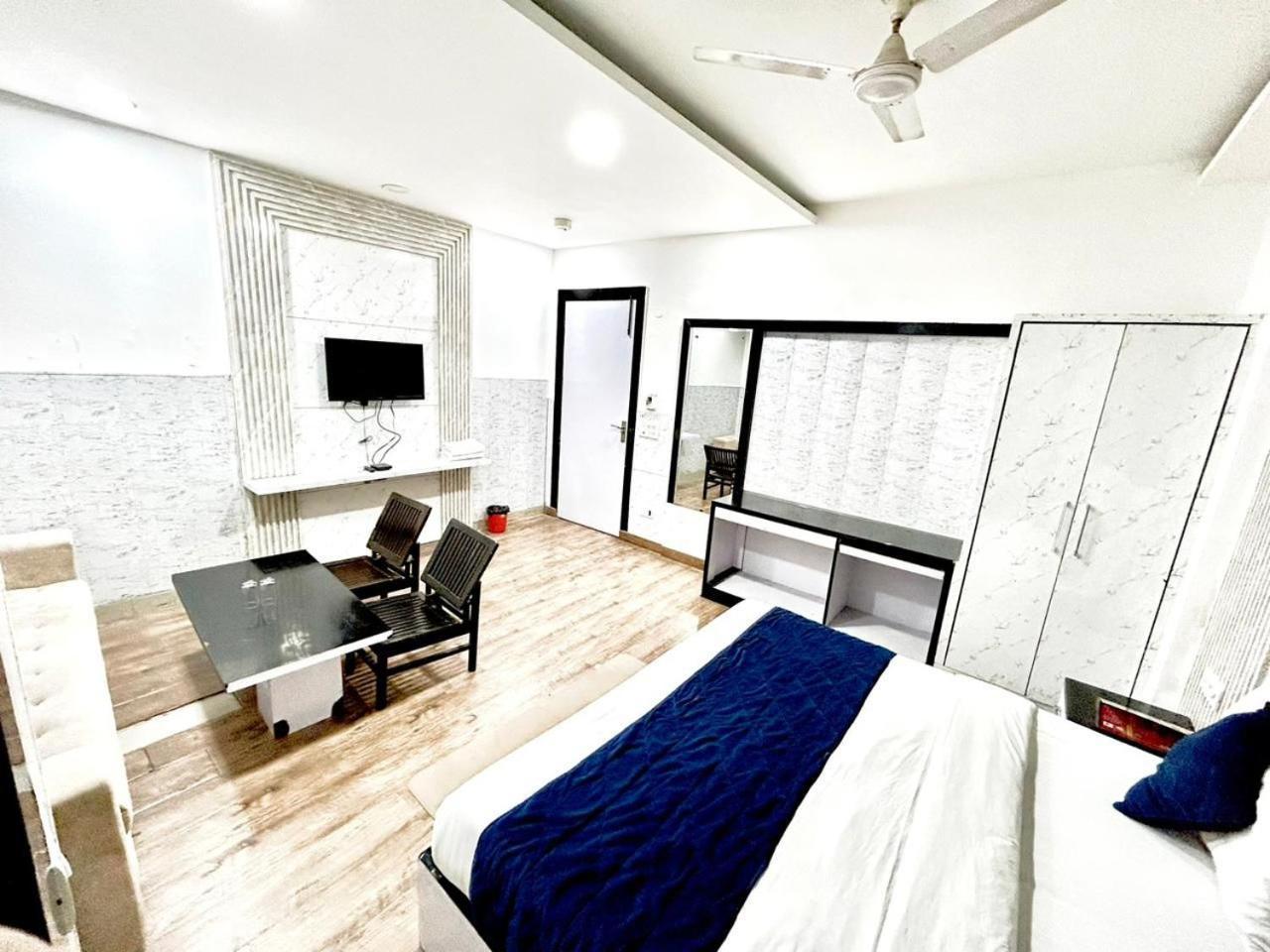 Hotel Spb 87 Near Karol Bagh Metro Station Delhi Kültér fotó