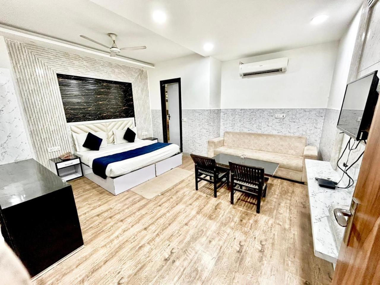 Hotel Spb 87 Near Karol Bagh Metro Station Delhi Kültér fotó
