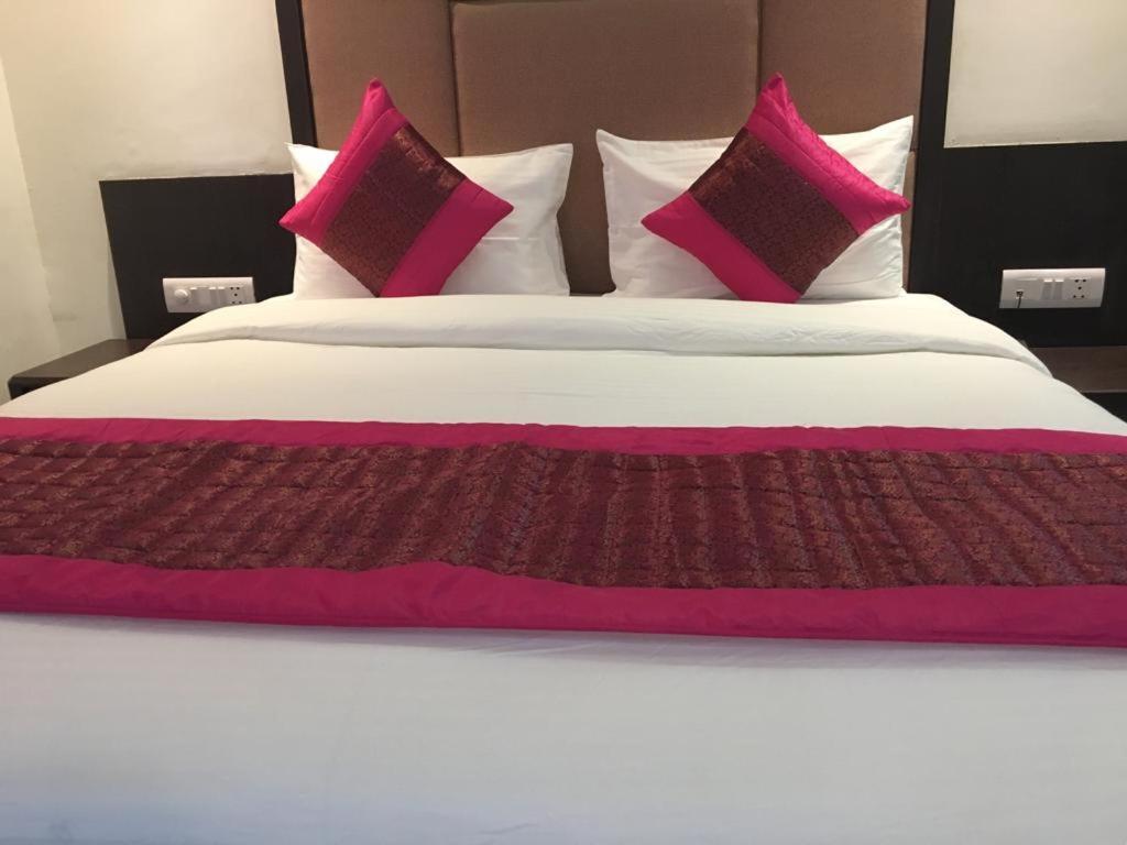 Hotel Spb 87 Near Karol Bagh Metro Station Delhi Kültér fotó