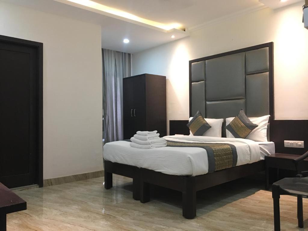 Hotel Spb 87 Near Karol Bagh Metro Station Delhi Kültér fotó