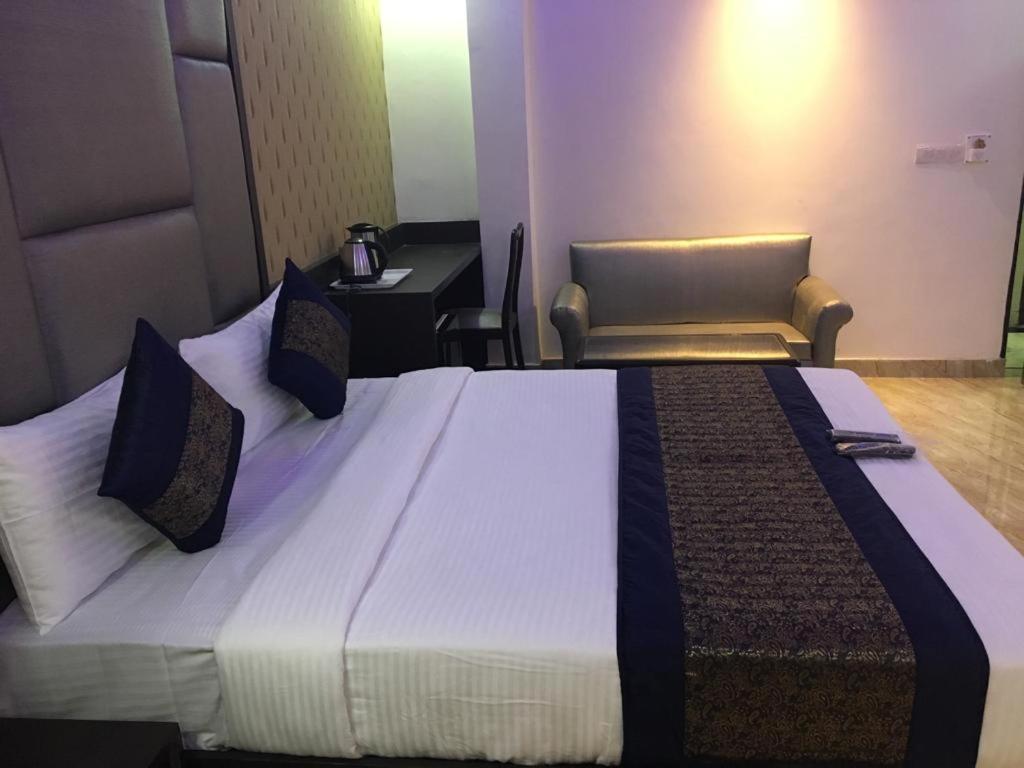 Hotel Spb 87 Near Karol Bagh Metro Station Delhi Kültér fotó