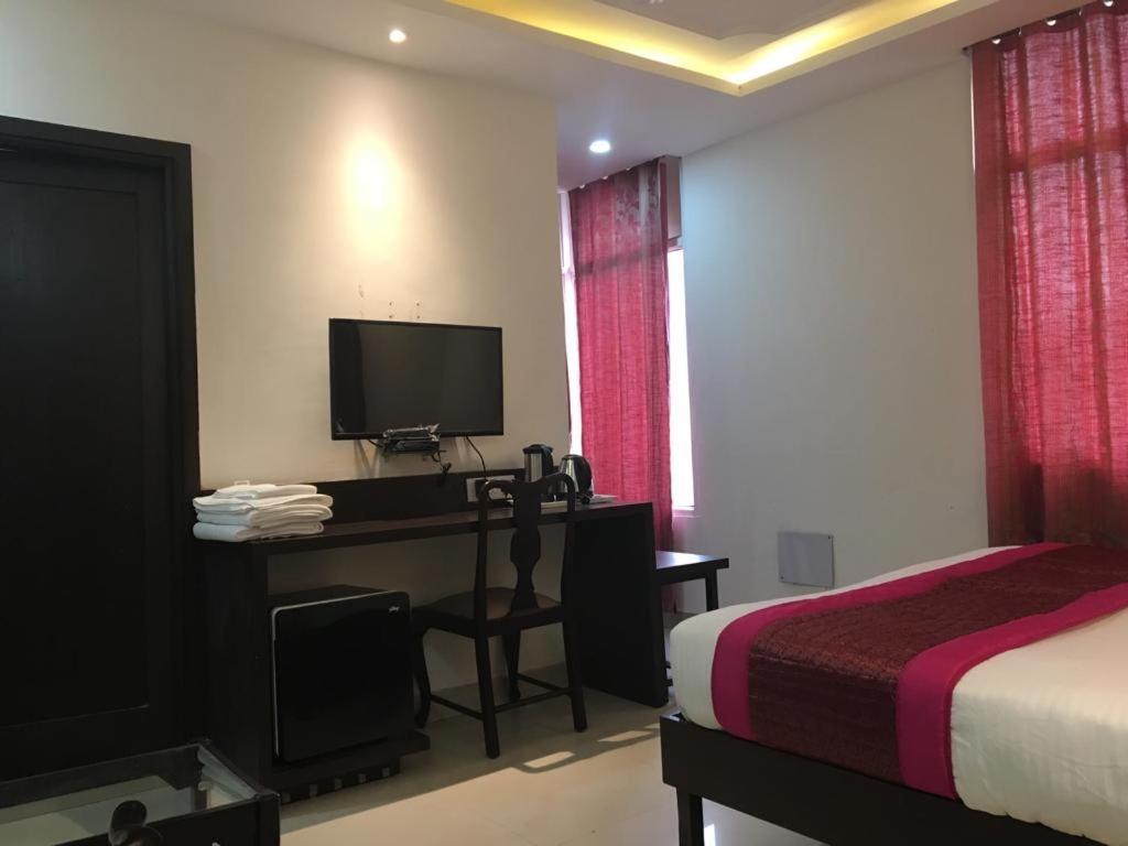 Hotel Spb 87 Near Karol Bagh Metro Station Delhi Kültér fotó