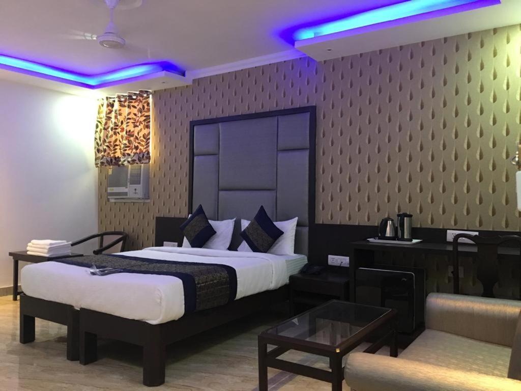 Hotel Spb 87 Near Karol Bagh Metro Station Delhi Kültér fotó