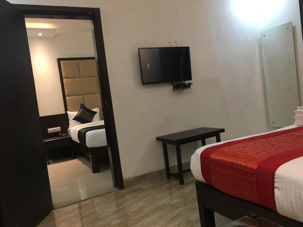 Hotel Spb 87 Near Karol Bagh Metro Station Delhi Kültér fotó